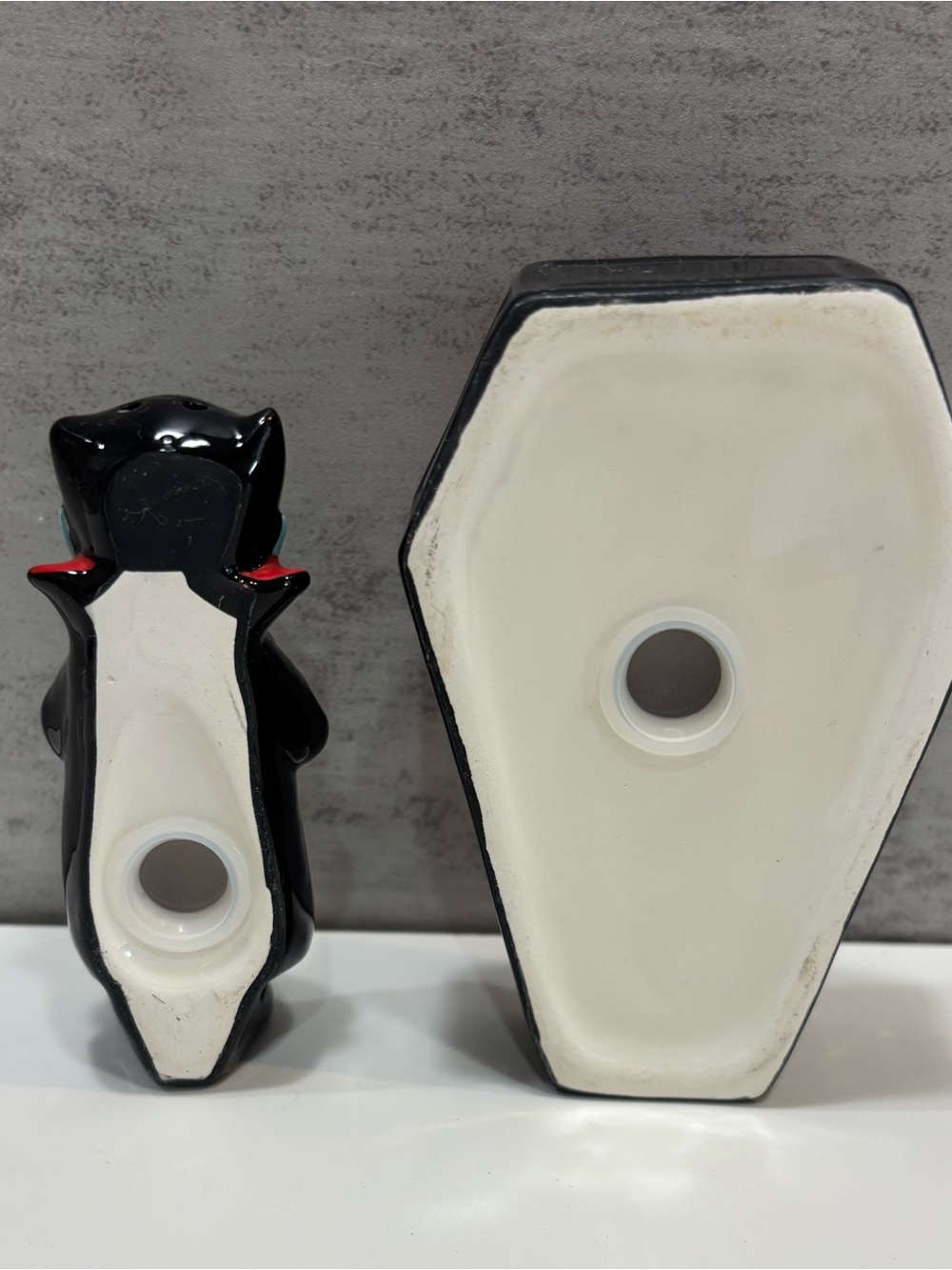 Dracula Vampire Salt & Pepper Shakers Halloween - Picture 3 of 8